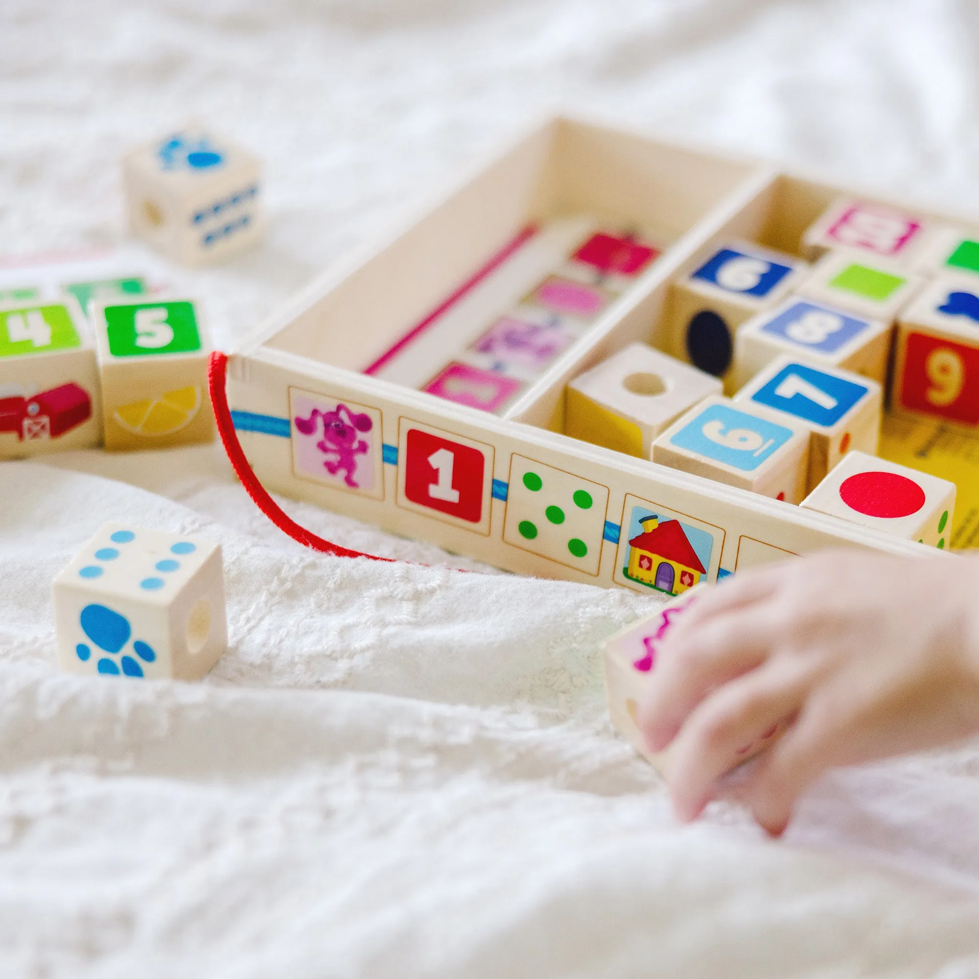 Blue's Clues & You Wooden Lacing Beads